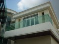 /album/photo-gallery-services/glass-balustrade-with-stainless-steel-handrail-jpg/